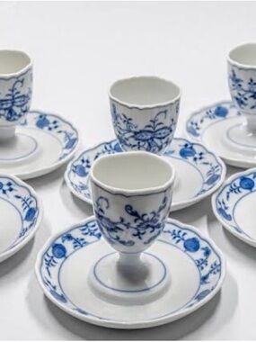 Blue and White Porcelain Egg Cup and Saucer Set - Classic Floral Pattern
